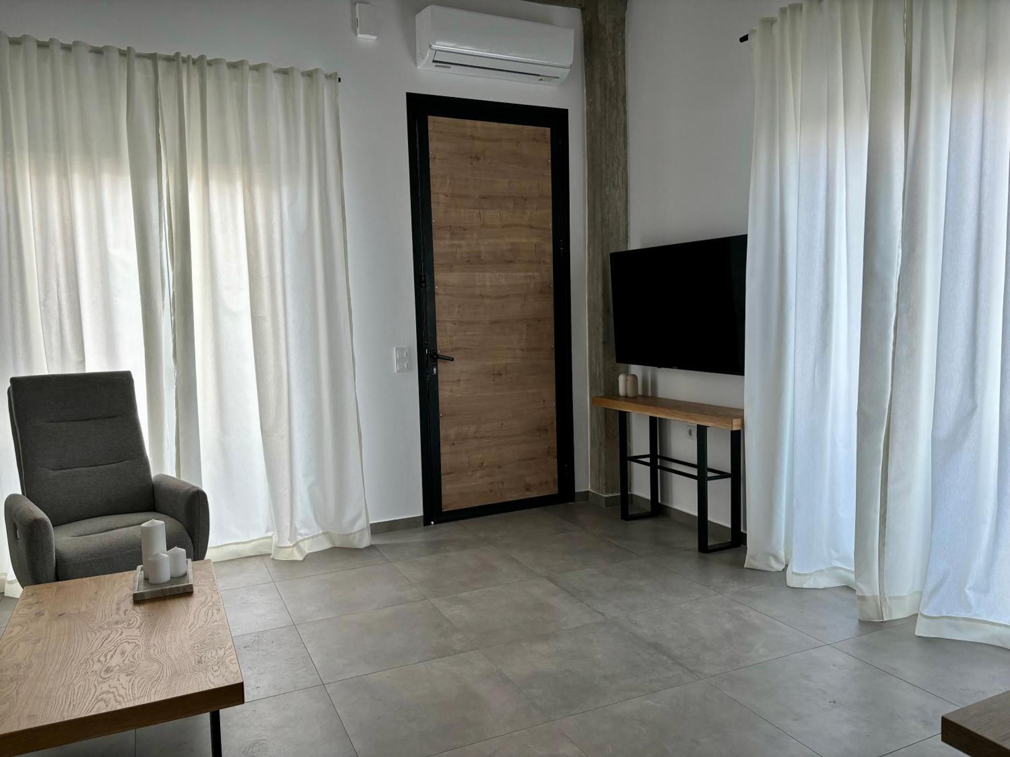 Industrial Loft Comfort Living Iráklio Kültér fotó